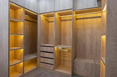Dressing sur-mesure &agrave; Reims, l'art du rangement malin